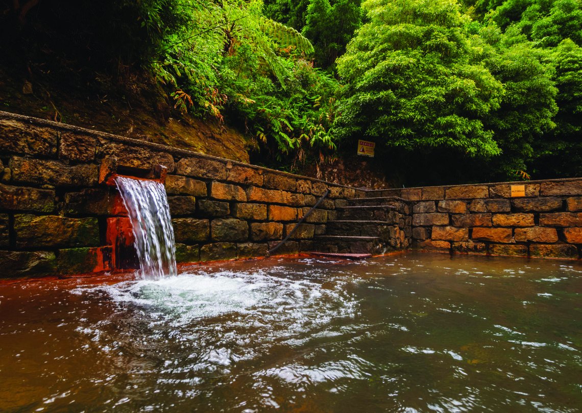 Caldeirões waterfall